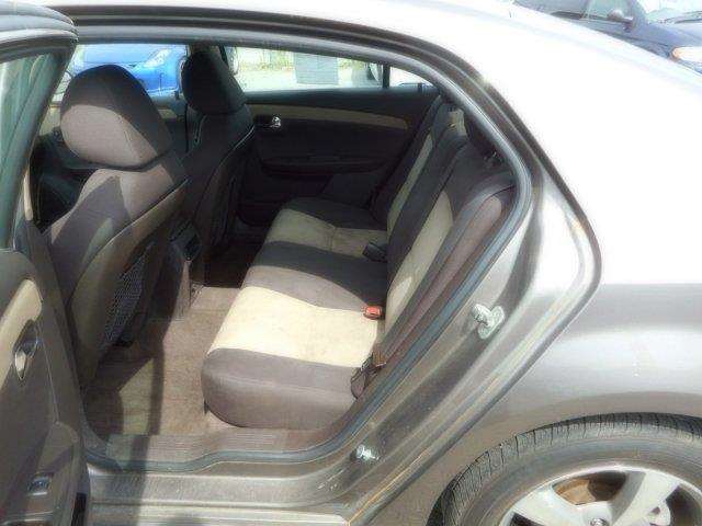 Chevrolet Malibu 2011 photo 9